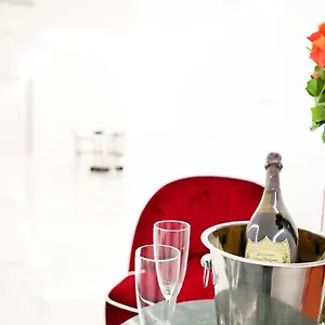 https://hemi-luxury-suites.it-lombardy.com